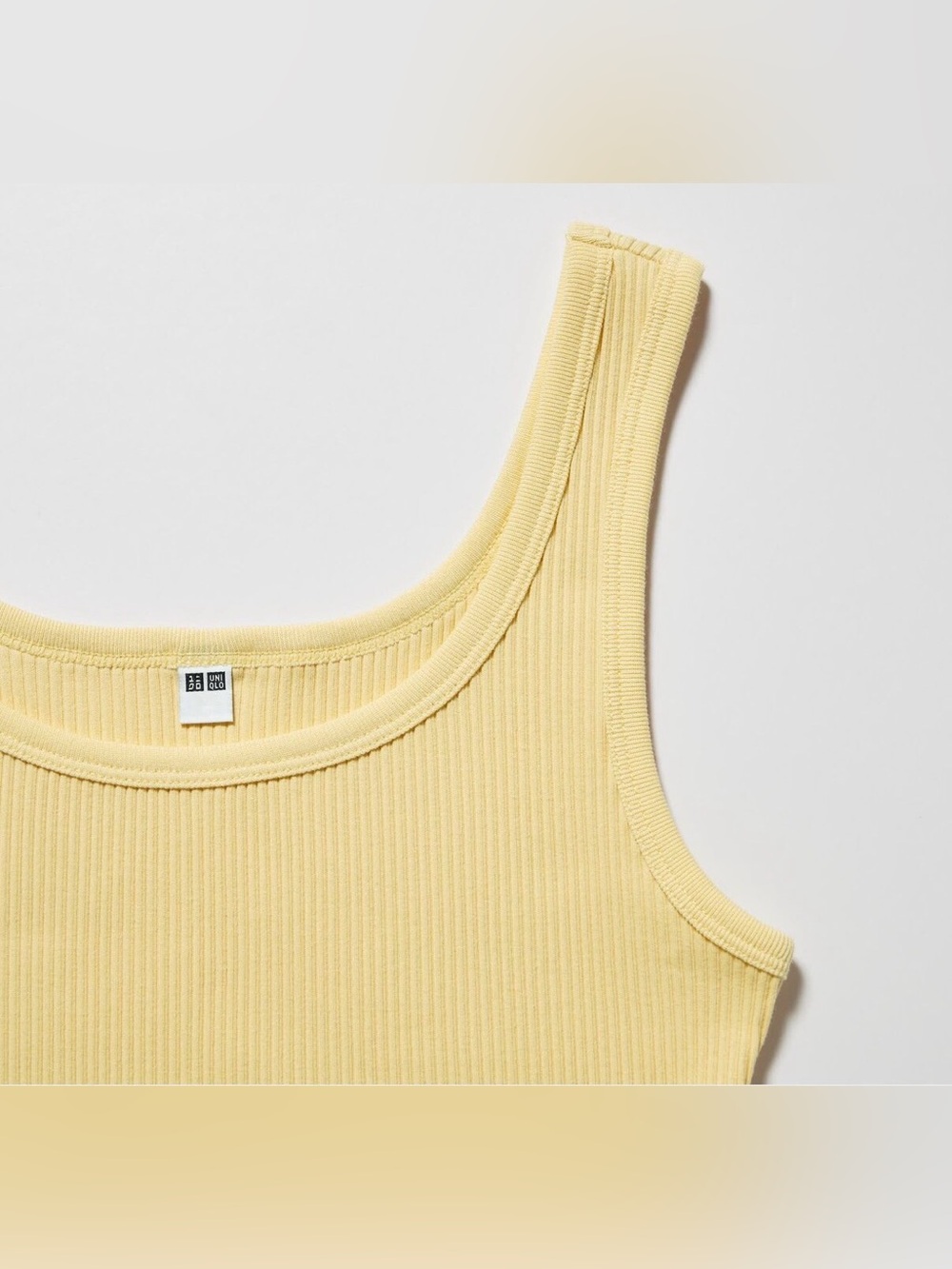 UNIQLO Ribbed Cropped Tank Top - Picture 2 of 4
